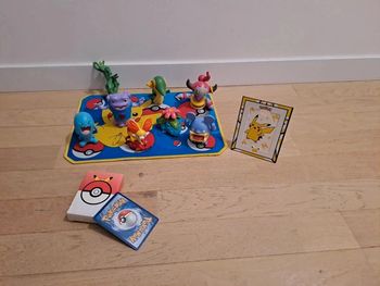 Lot figurines pokemon