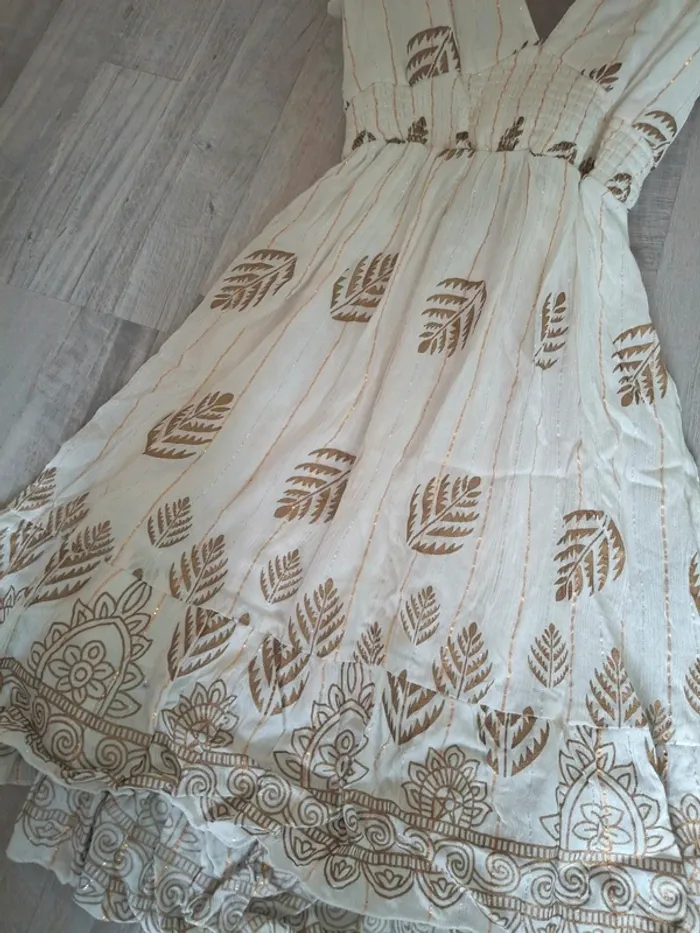 Robe 👗 dos nue élastique et cintré - photo numéro 3