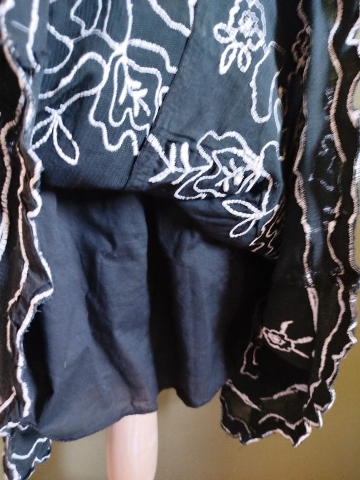 Robe brodée - photo numéro 4