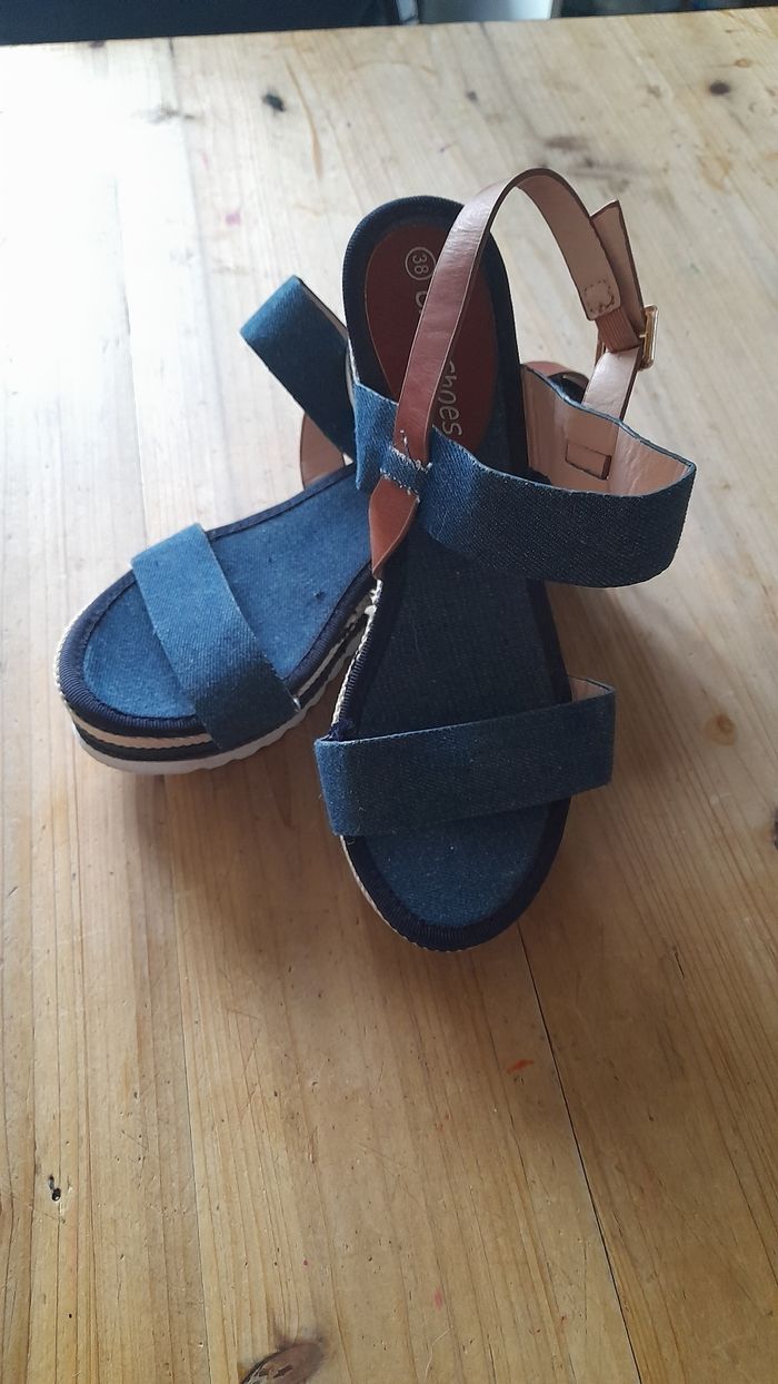 Chaussures compensées - photo numéro 5