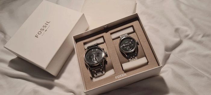 Coffret montres homme femme fossil neuf