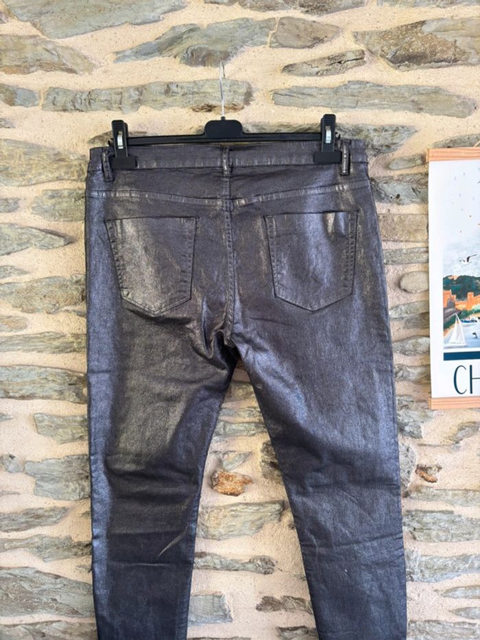 Jean enduit gris, argenté, taille 44 neuf - photo numéro 2