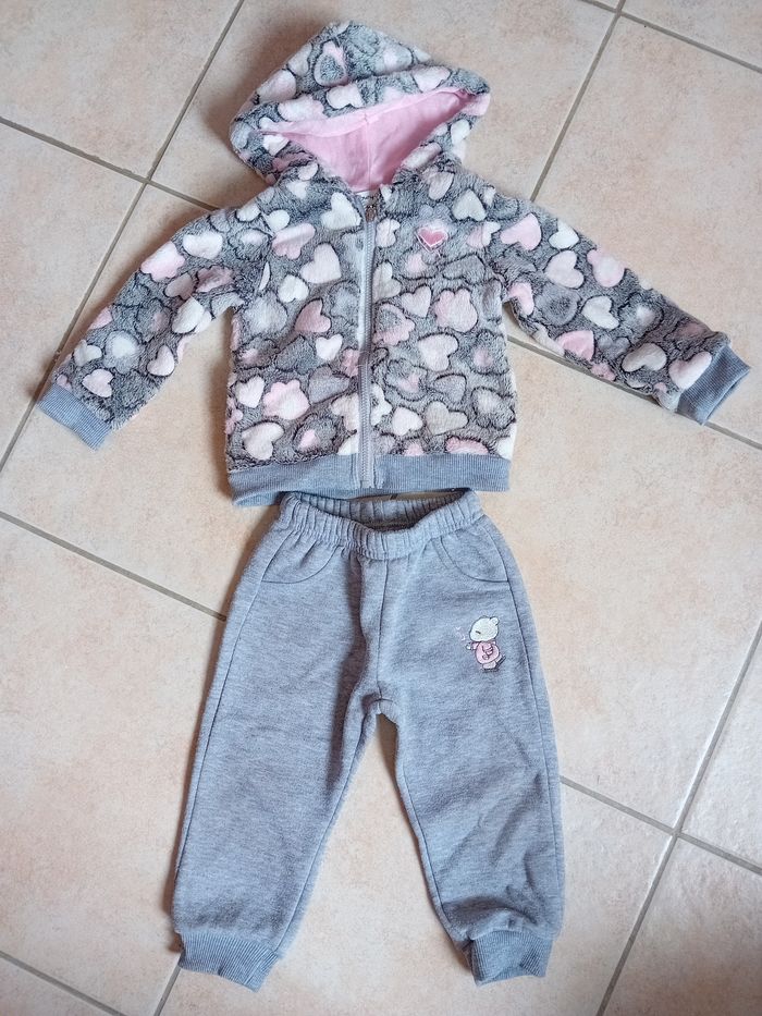 Ensemble survêtement 12/18 mois
