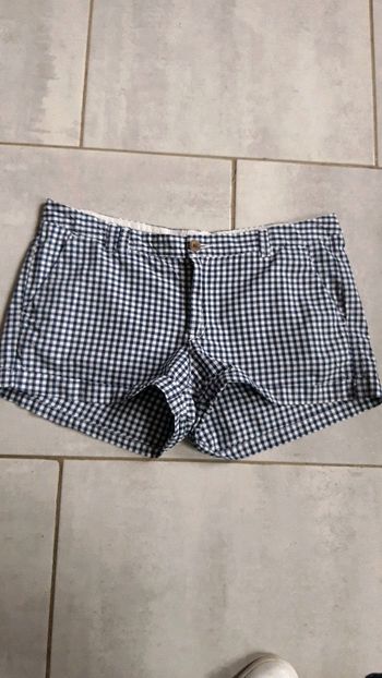 Short femme H&M taille 42