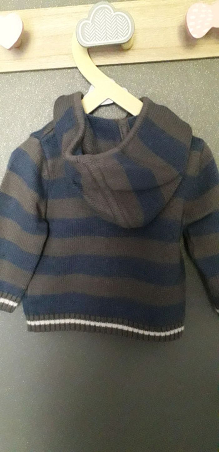Gilet zippé à capuche 6 mois - photo numéro 7