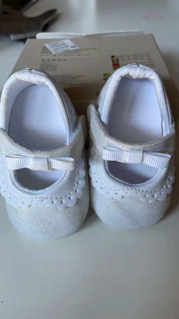 Jolies chaussures taille 17