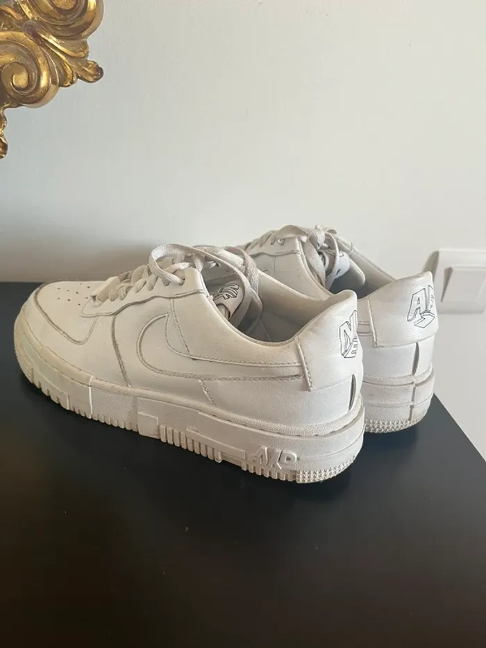 Basket Nike air force blanche 38,5 - photo numéro 3