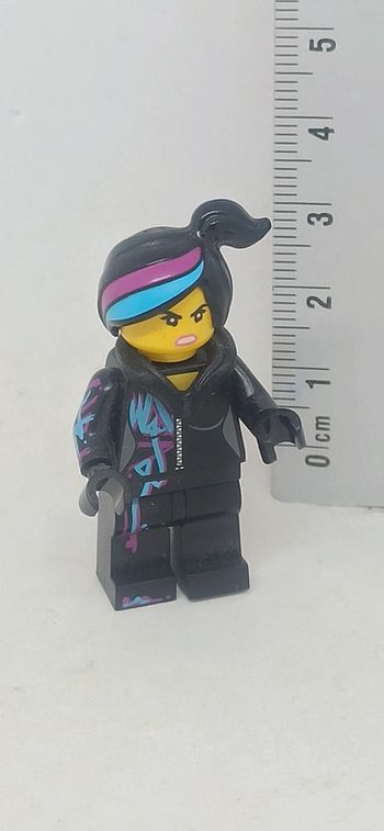 Figurine femme Lucy Wyldstyle lego