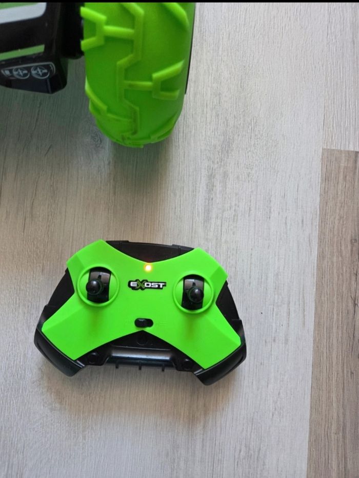 Voiture télécommandé - photo numéro 2