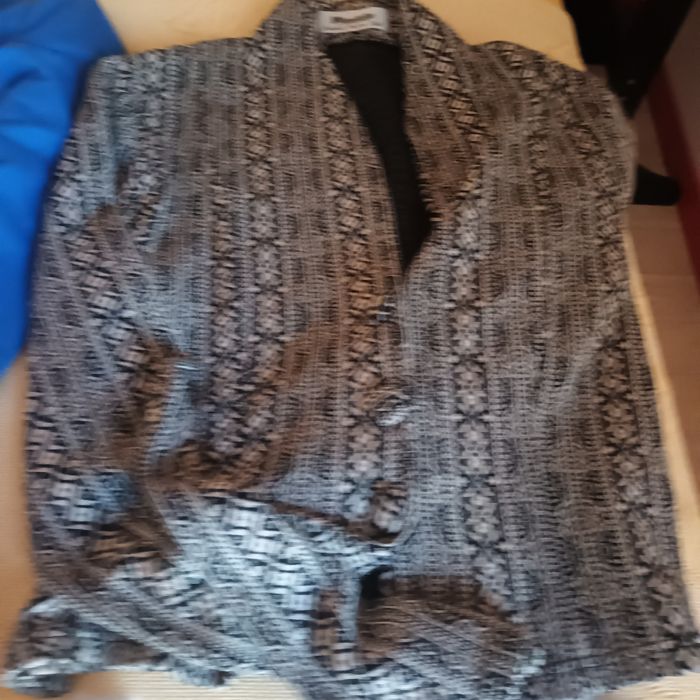 Lot 6 vestes et pull T36 jolies marques comme neuf - photo numéro 4