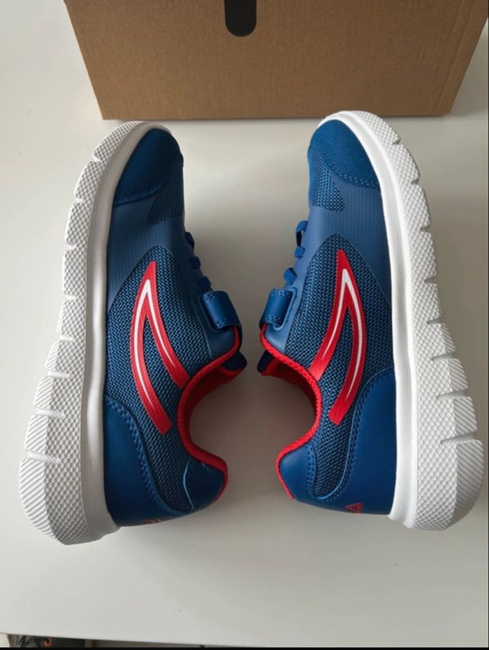 Baskets FILA enfant – Taille 35 – Neuf avec boîte - photo numéro 10