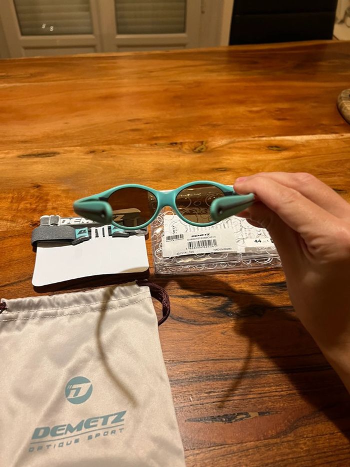 Lunette de soleil bébé bleu - photo numéro 10