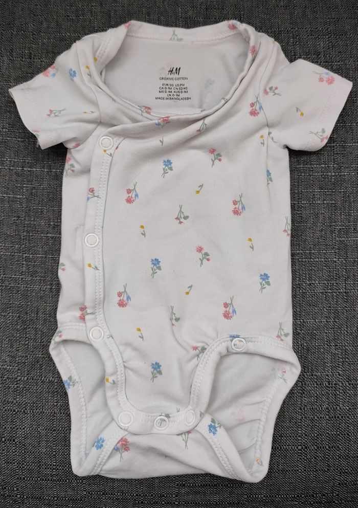 Ensemble bodyshort et body H&M naissance - photo numéro 3