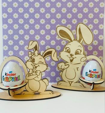 Lapin de Pâques en bois œuf Kinder