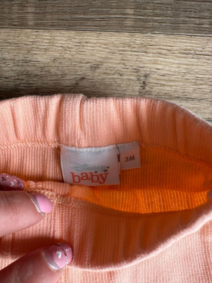 - Ensemble Disney   - 3 mois - Très bon état - photo numéro 2