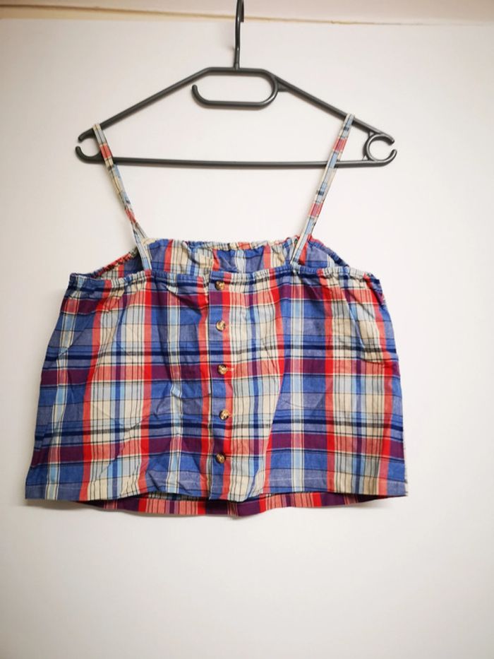 Petit top court carreaux boutons