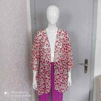 Kimono transparent à fleurs rouges t40