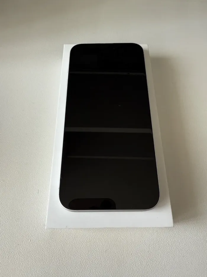 iPhone 16 plus 256 GB - photo numéro 2
