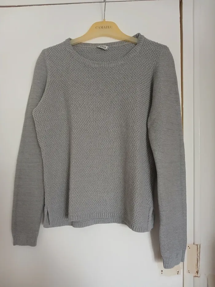 Pull gris - photo numéro 1