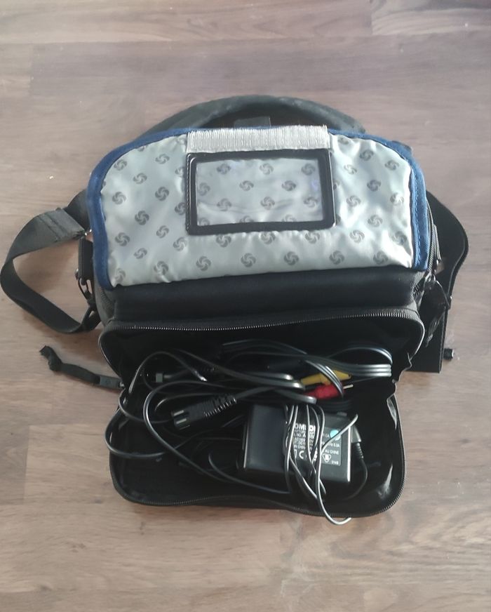 Caméscope Thomson et sa pochette - photo numéro 5