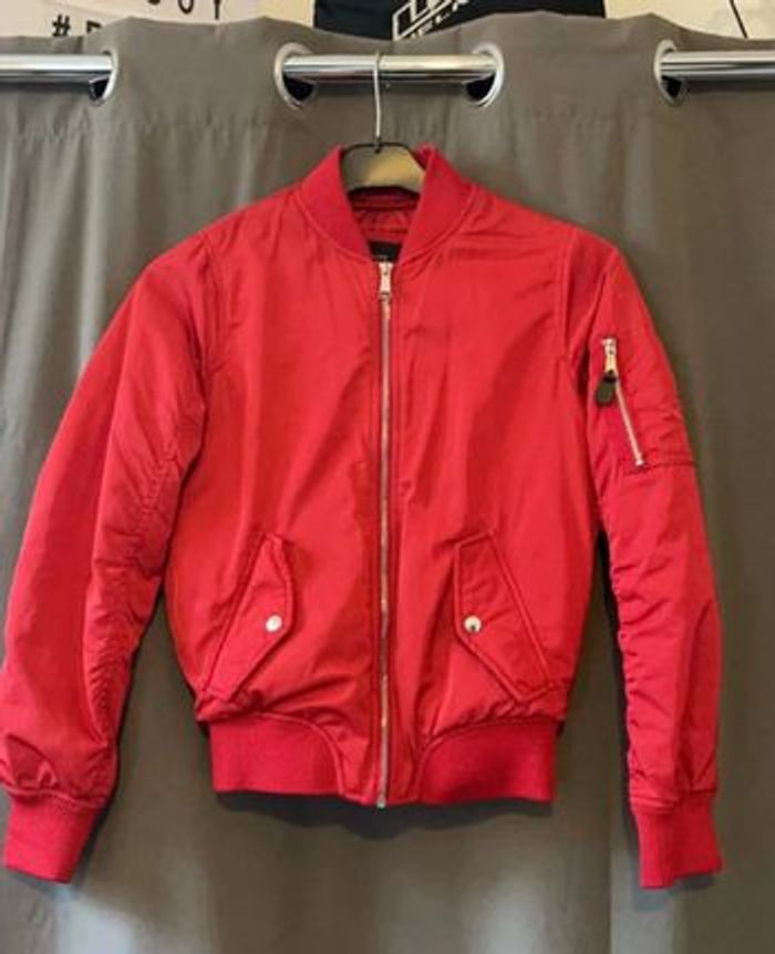 Bomber rouge
