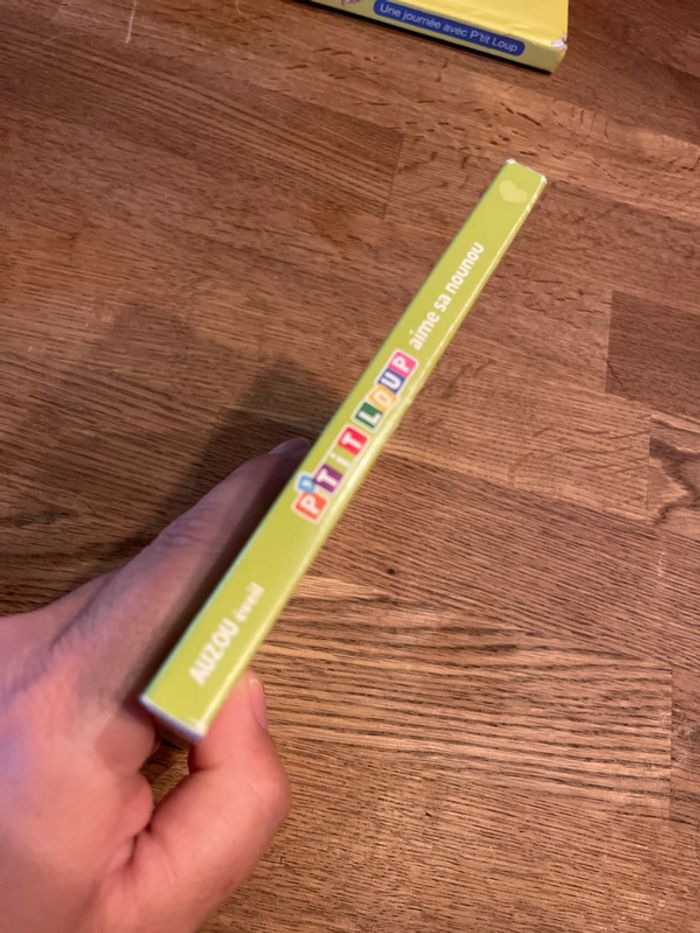 Livre cartonné P’tit Loup aimé sa nounou - photo numéro 2