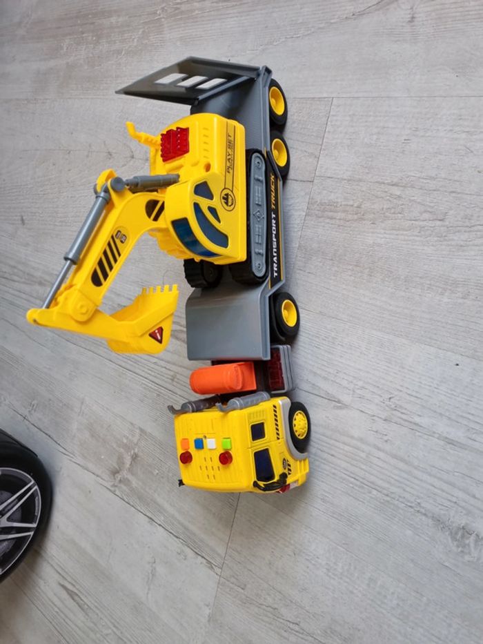 Camion de chantier - photo numéro 2