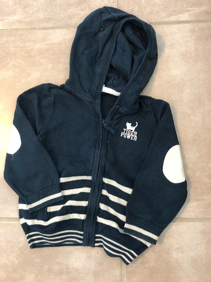 Gilet zippé à capuche garçon 2 ans