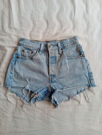 Short jean Levi's w24 taille 34