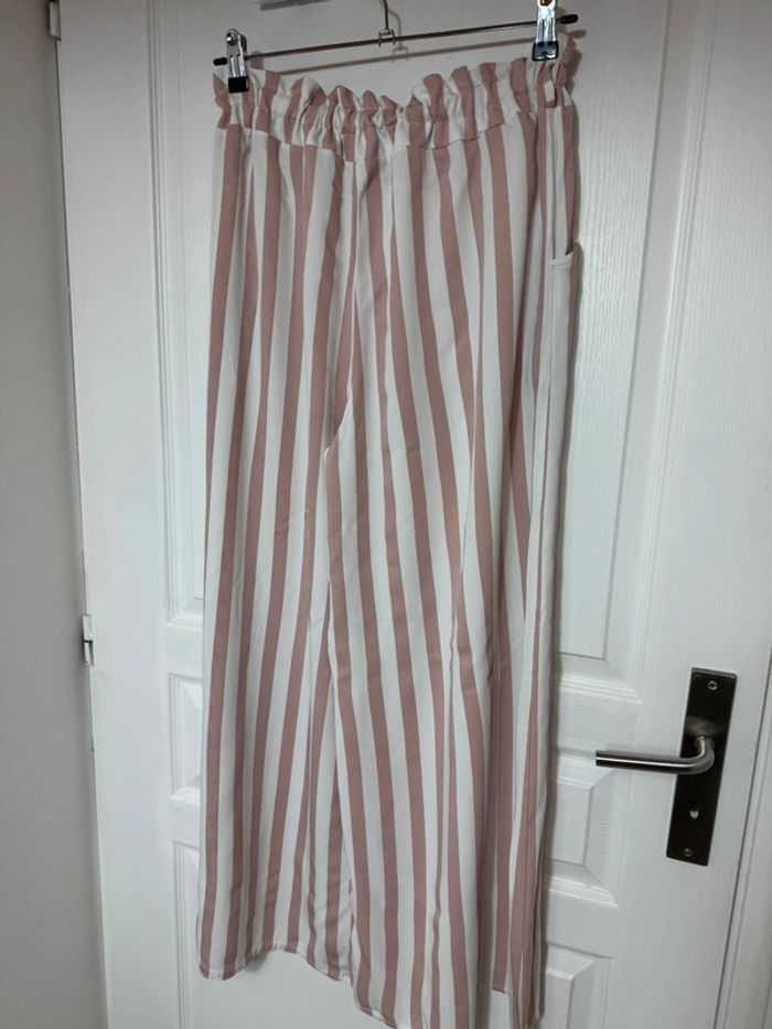 Pantalon large neuf - photo numéro 5