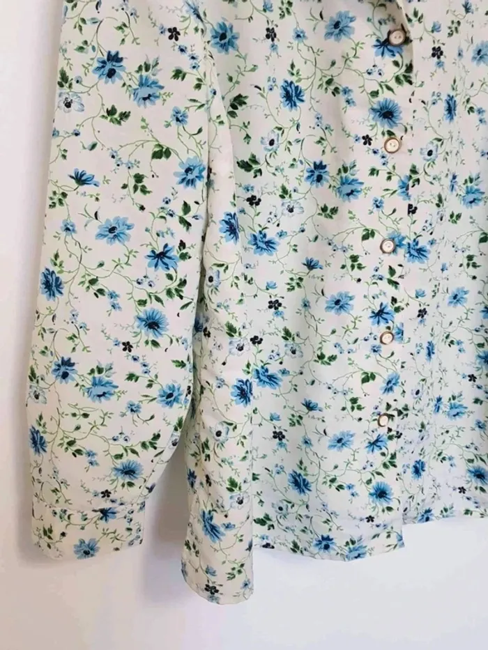 Chemise  fleurie  Damart  taille 50 - photo numéro 3