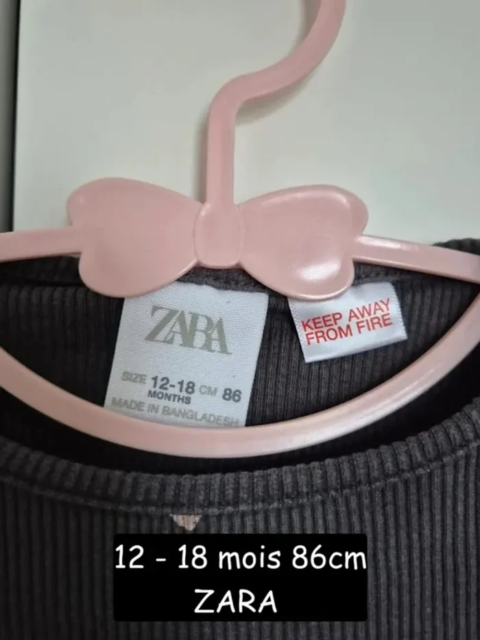T-shirt blouse ZARA 12 18 mois 86cm noir côtelé avec coeur - manches longues - photo numéro 2