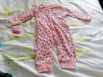 Combinaison neuve 6 mois