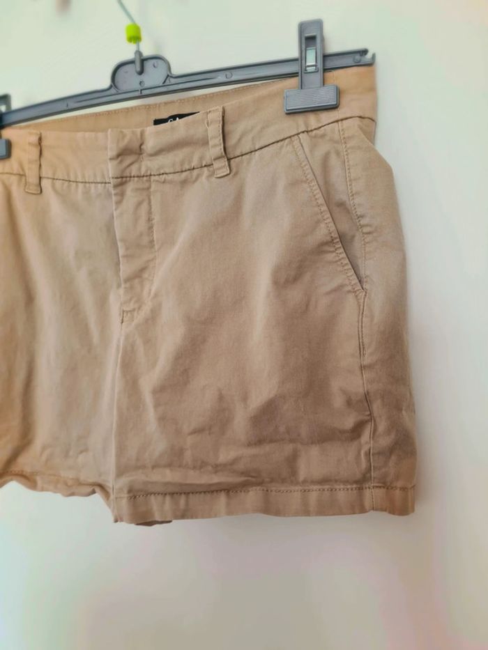 Short beige taille 40 - photo numéro 2
