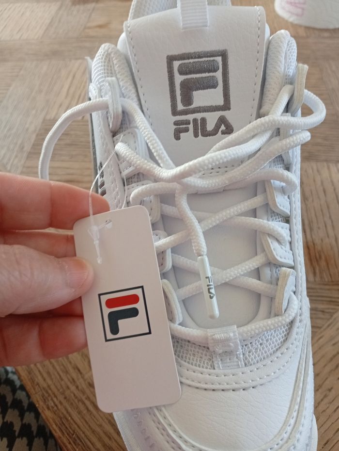 Belle paire de basket fila 38 1/2 à 40€ avec le code
JOIE30
La paire passe à 28€ - photo numéro 4