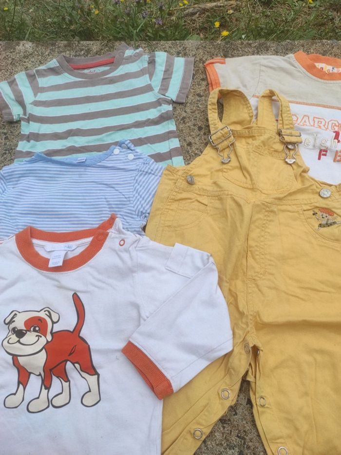 Lot 5 vêtements 12 mois