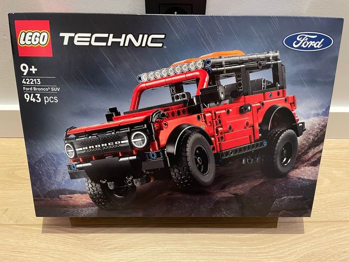 Lego Technic 42213 SUV Ford Bronco
