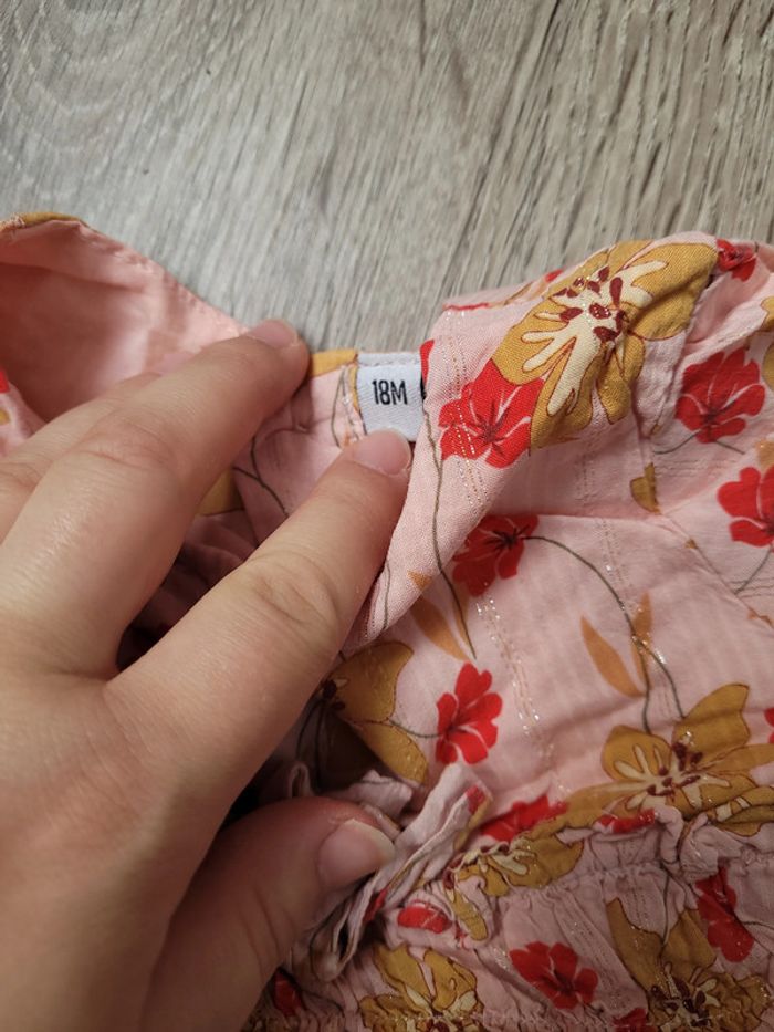 robe fleuri brillante - photo numéro 3