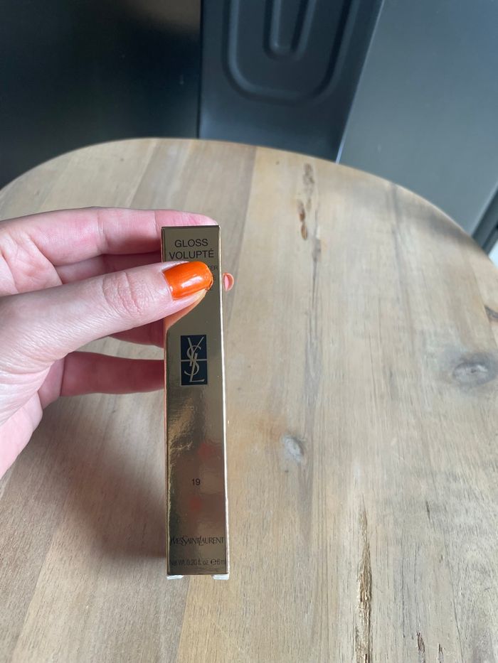 Maquillage Yves Saint Laurent - Gloss à lèvres - Teinte 19 - Gloss Volupté - Neuf avec boîte - photo numéro 3