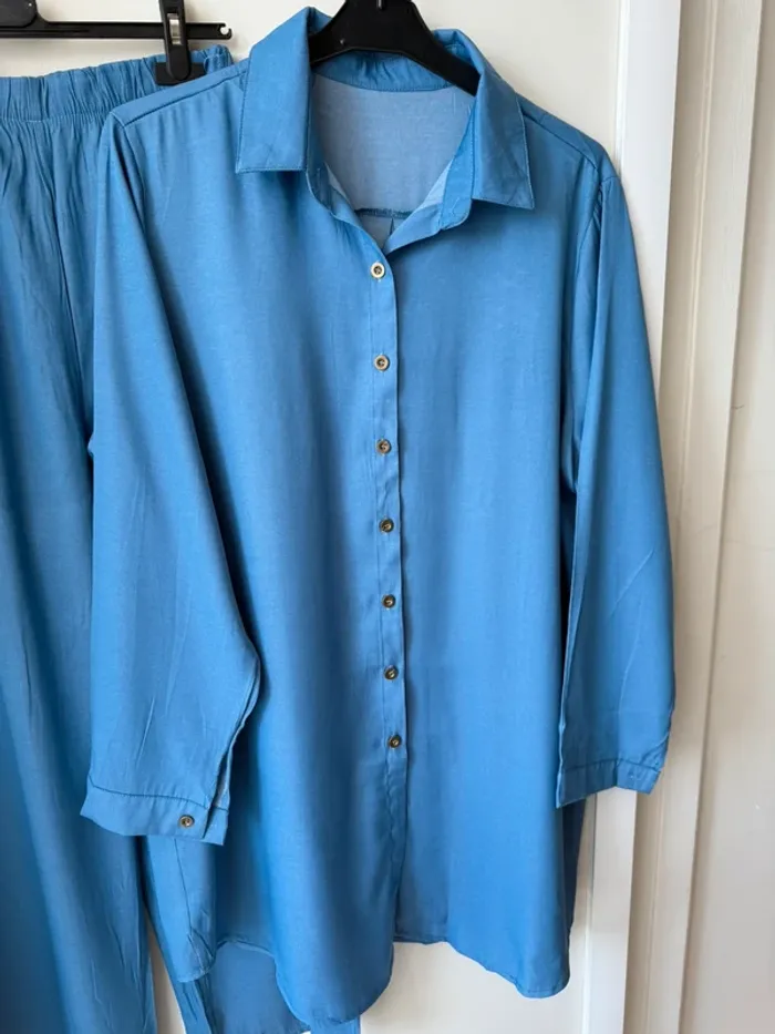 Ensemble bleu - photo numéro 2