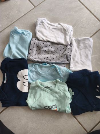Lot de 8 bodies