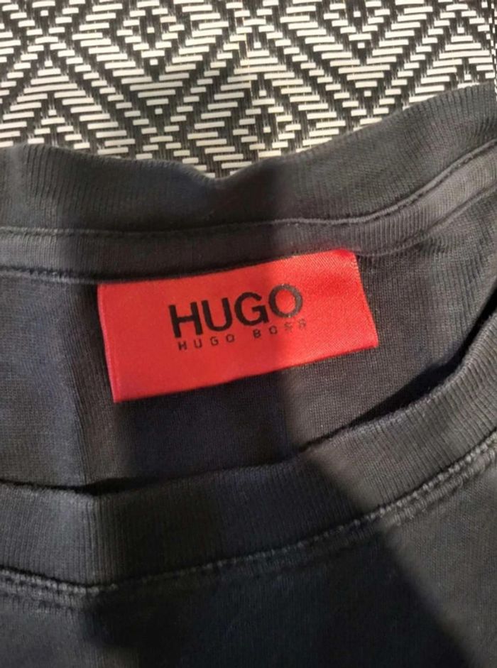 Tee shirt noir basic hugo Boss taille S - photo numéro 2