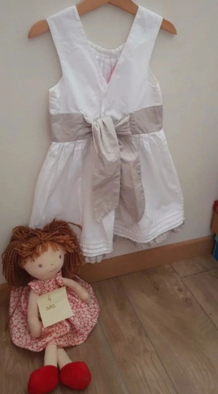 Robe de cérémonie, 4 ans - photo numéro 2