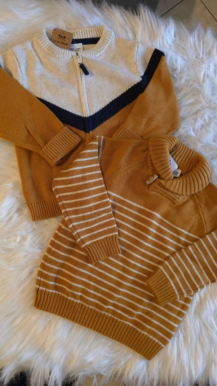 Neufs (non portés) 🏷🤩😍💙 pull et gilet 23 mois garçon 💙😍🤩