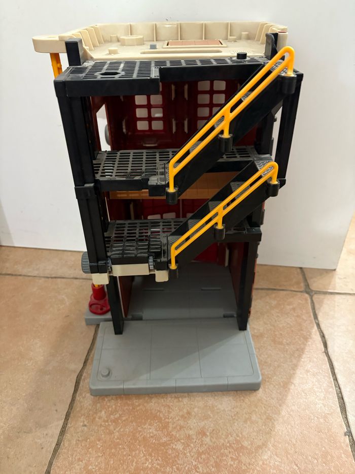 Caserne de pompiers Fisher Price - photo numéro 4