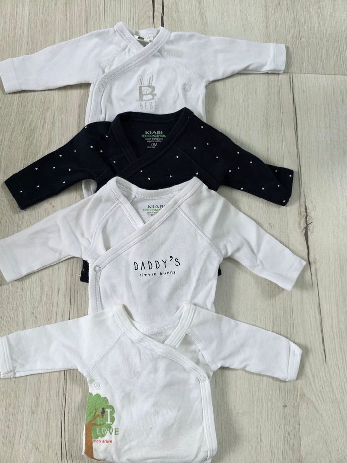 Lot de 4 bodies naissances (petit bateau...)