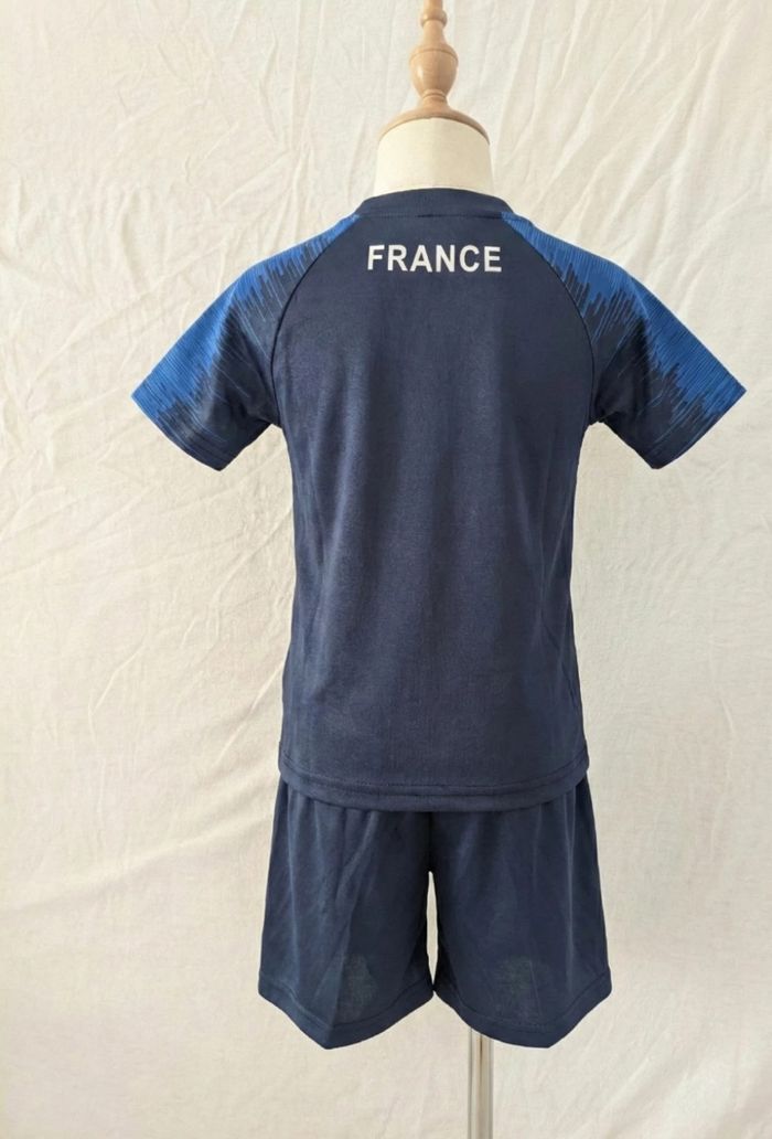 Ensemble de foot enfant France (Maillot + Short) - Taille 3 ans - N°10 - photo numéro 2
