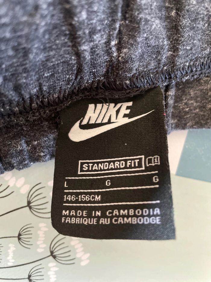 Short Nike gris foncé moucheté 11/12ans - photo numéro 3