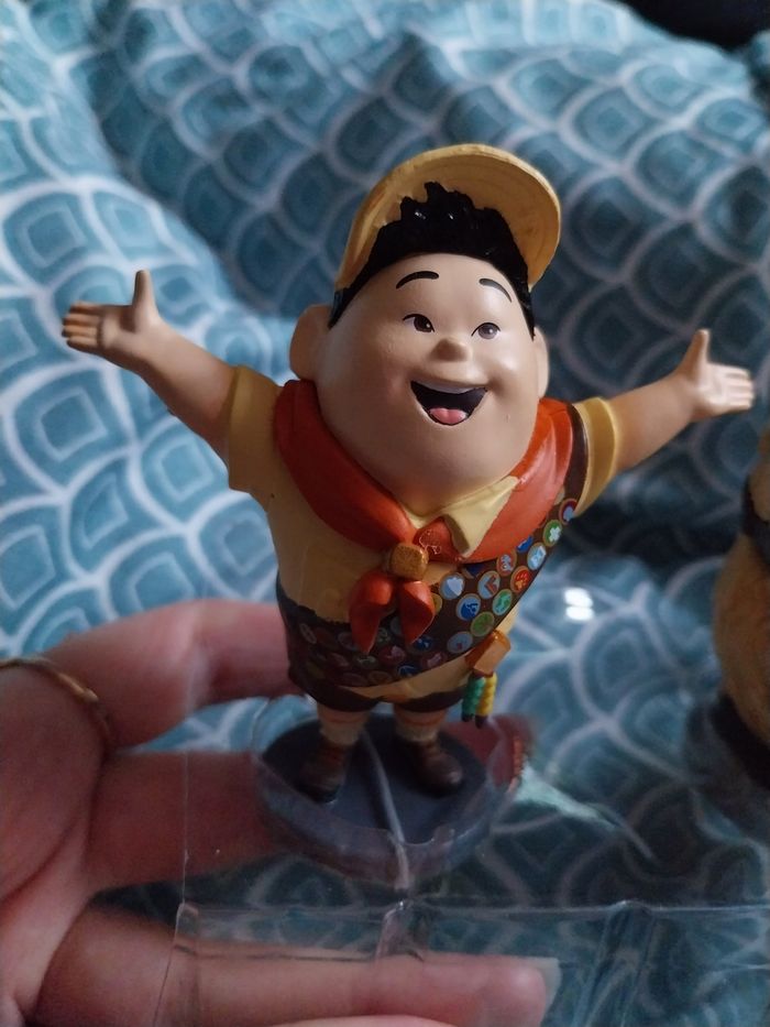 Figurines Russell et Doug Chien Là-Haut Pixar Up Disney Store Coffret deluxe - photo numéro 3