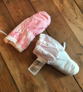 moufles de ski 3/6 mois H&M état neuf